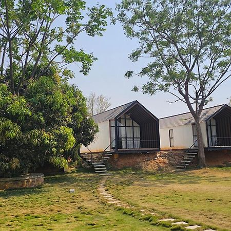 Aura Farms - Private Pool Cottages Rāmanagaram Exterior foto
