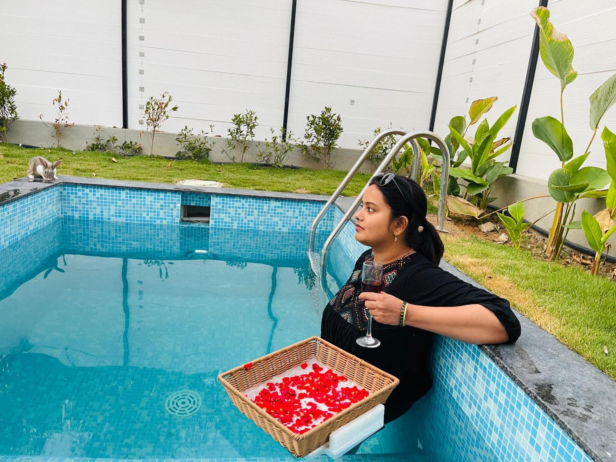 Aura Farms - Private Pool Cottages Rāmanagaram Exterior foto
