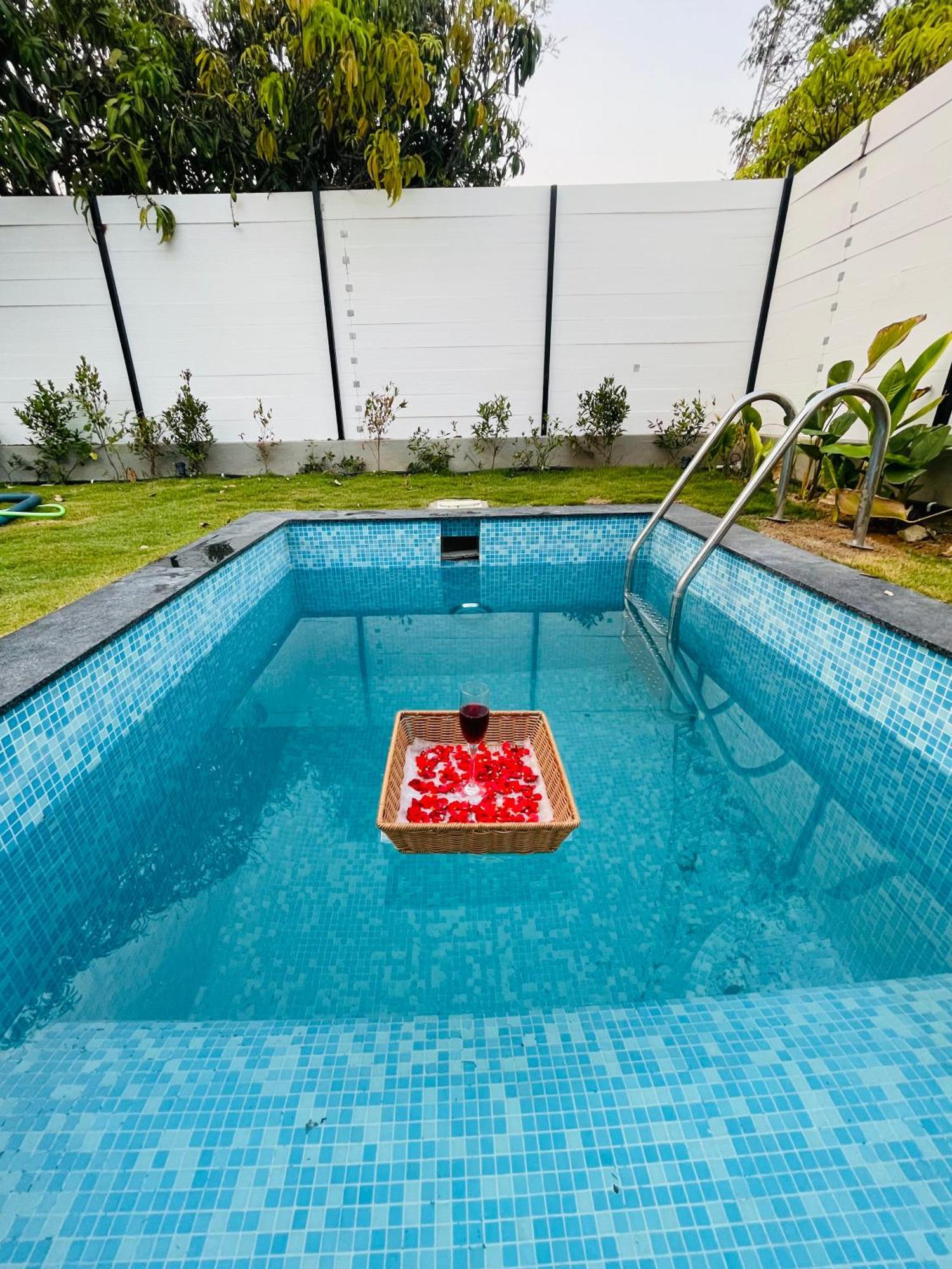 Aura Farms - Private Pool Cottages Rāmanagaram Exterior foto